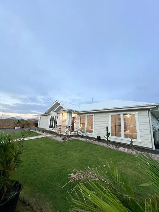 Wait And Sea Bargara Villa Holiday home