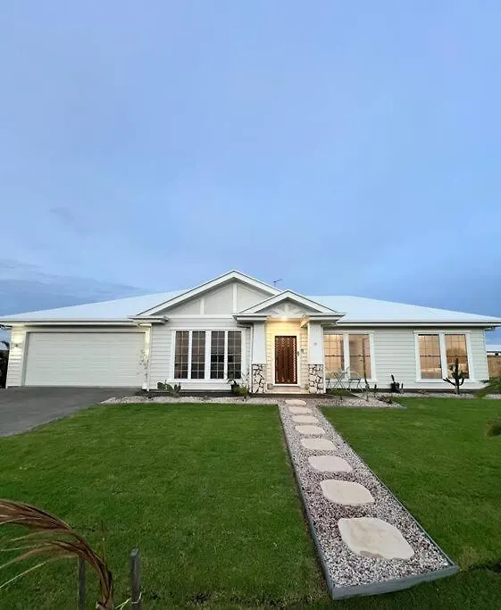 Holiday home Wait And Sea Bargara Villa Australia